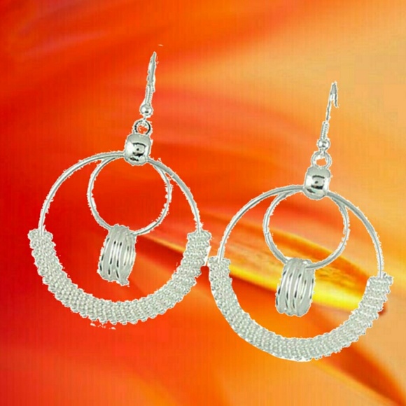 Big Hoop Vintage Earrings - Picture 3 of 5